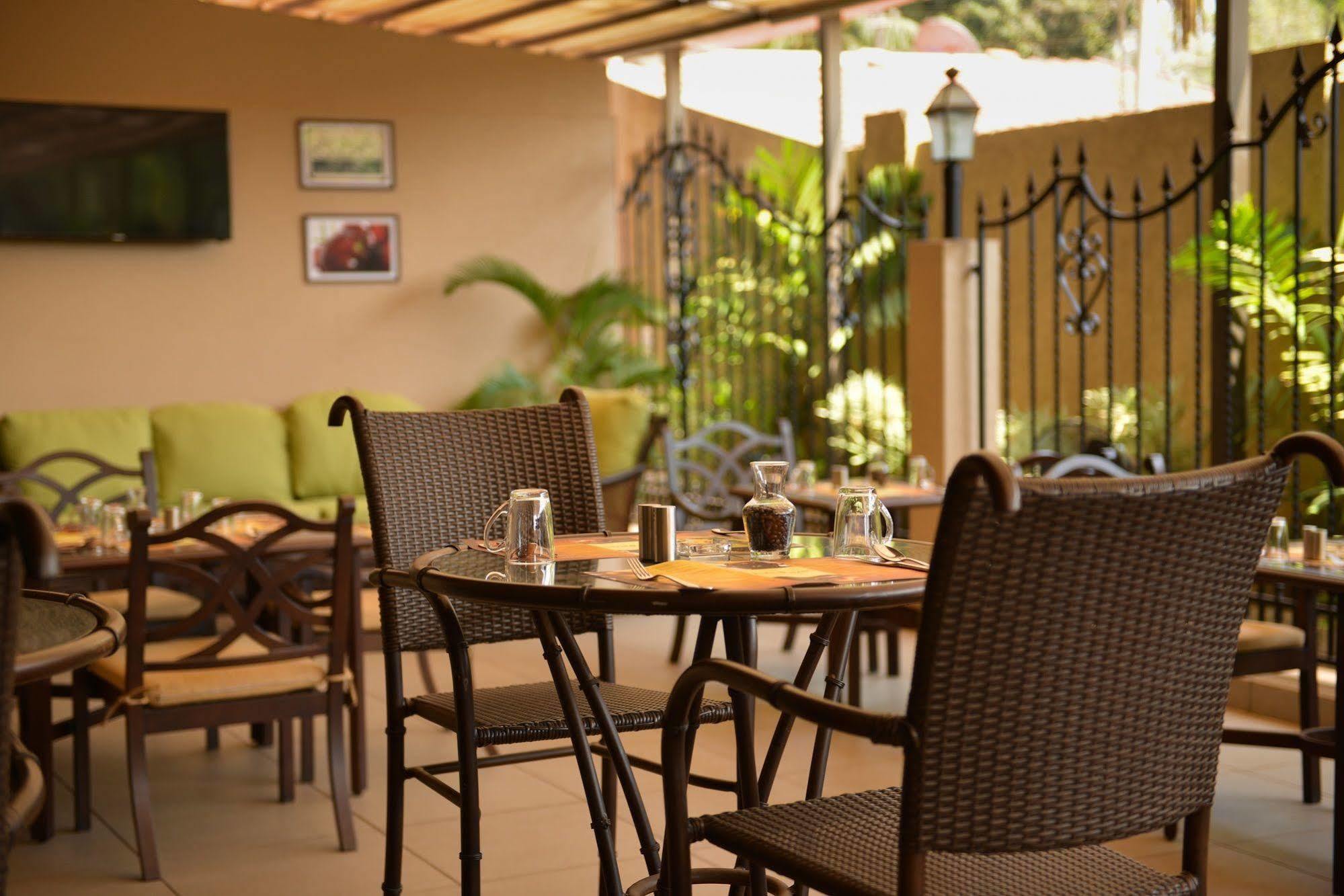 Acacia Goa Hotel Sinquerim Екстериор снимка
